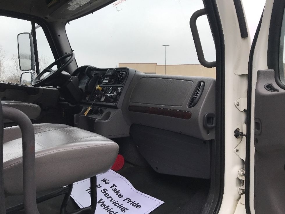 Medium Duty Box Truck-Light and Medium Duty Trucks-Freightliner-2021-M2-Kansas City-MO-93,336\n\t\tmiles-$ 73,000 - Image 20