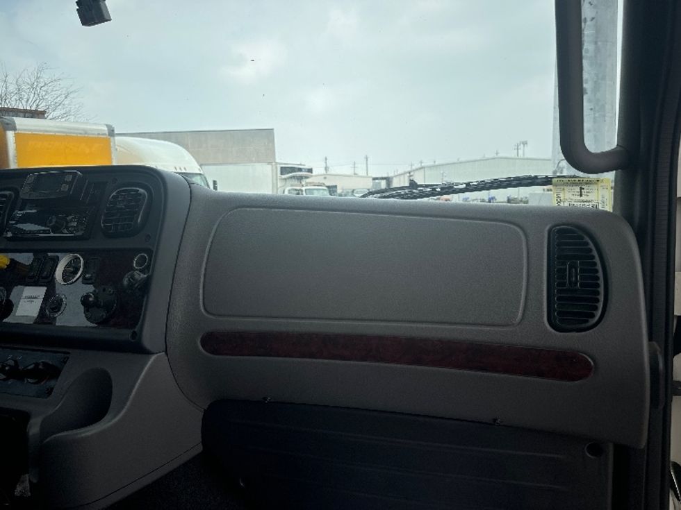 Medium Duty Box Truck-Light and Medium Duty Trucks-Freightliner-2021-M2-Katy-TX-112,736\n\t\tmiles-$ 72,000 - Image 20