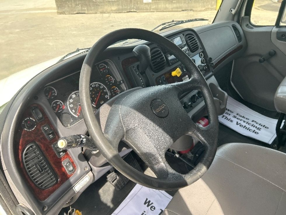 2021 Freightliner M2 106 Medium Duty photo 13