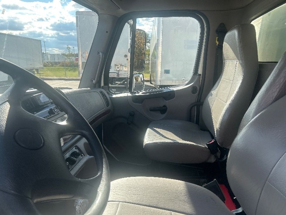 Medium Duty Box Truck-Light and Medium Duty Trucks-Freightliner-2021-M2-King Of Prussia-PA-223,068\n\t\tmiles-$ 47,000 - Image 19