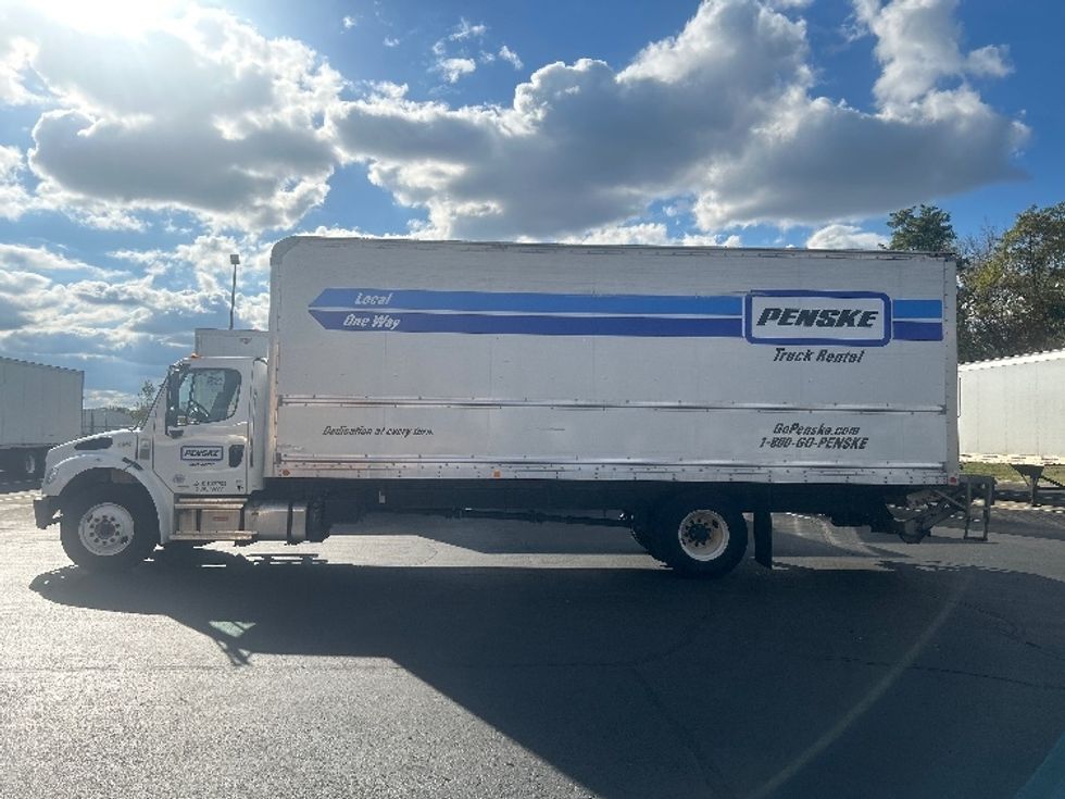 Medium Duty Box Truck-Light and Medium Duty Trucks-Freightliner-2021-M2-King Of Prussia-PA-223,068\n\t\tmiles-$ 47,000 - Image 4
