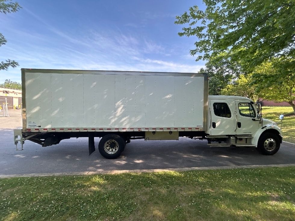Medium Duty Box Truck-Light and Medium Duty Trucks-Freightliner-2021-M2-King Of Prussia-PA-232,843\n\t\tmiles-$ 55,750 - Image 14