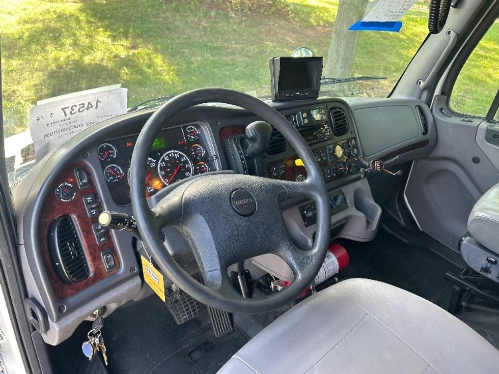 Medium Duty Box Truck-Light and Medium Duty Trucks-Freightliner-2021-M2-King Of Prussia-PA-232,843\n\t\tmiles-$ 55,750 - Image 16