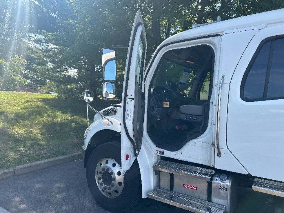 Medium Duty Box Truck-Light and Medium Duty Trucks-Freightliner-2021-M2-King Of Prussia-PA-232,843\n\t\tmiles-$ 55,750 - Image 15