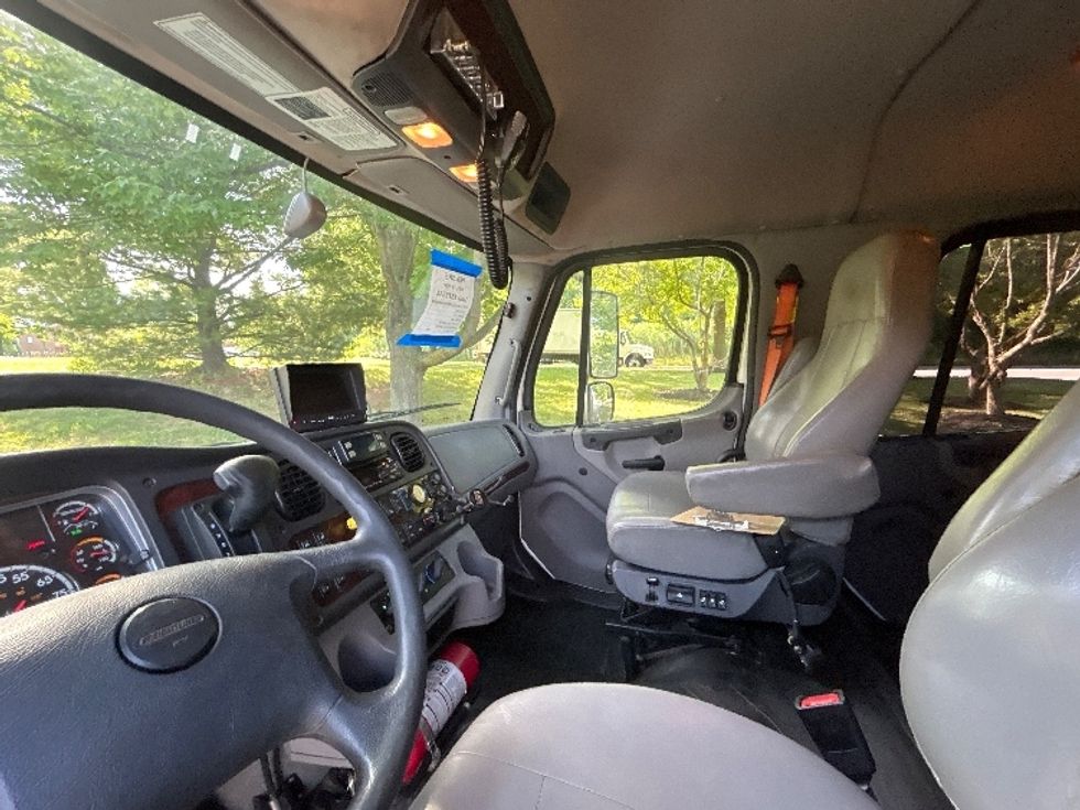 Medium Duty Box Truck-Light and Medium Duty Trucks-Freightliner-2021-M2-King Of Prussia-PA-232,843\n\t\tmiles-$ 55,750 - Image 18