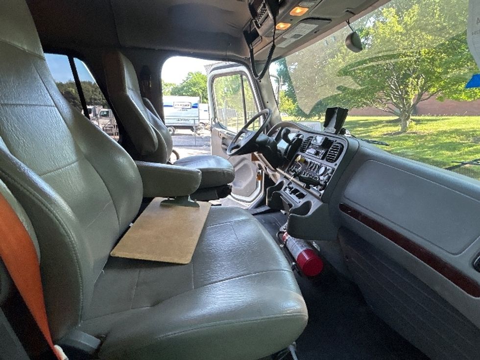 Medium Duty Box Truck-Light and Medium Duty Trucks-Freightliner-2021-M2-King Of Prussia-PA-232,843\n\t\tmiles-$ 55,750 - Image 21