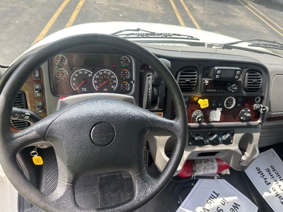 Medium Duty Box Truck-Light and Medium Duty Trucks-Freightliner-2021-M2-Knoxville-TN-129,122\n\t\tmiles-$ 74,500 - Image 18