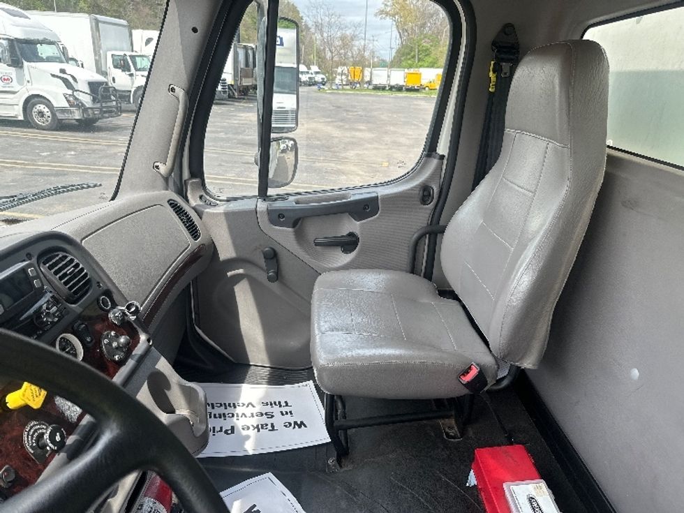 Medium Duty Box Truck-Light and Medium Duty Trucks-Freightliner-2021-M2-Knoxville-TN-129,122\n\t\tmiles-$ 74,500 - Image 19