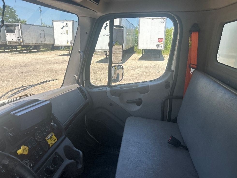 Medium Duty Box Truck-Light and Medium Duty Trucks-Freightliner-2021-M2-La Porte-IN-135,715\n\t\tmiles-$ 49,500 - Image 19