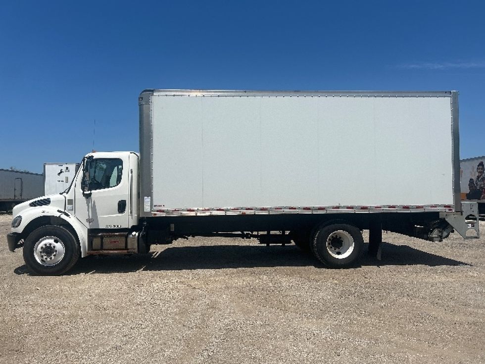 Medium Duty Box Truck-Light and Medium Duty Trucks-Freightliner-2021-M2-La Porte-IN-135,715\n\t\tmiles-$ 49,500 - Image 4