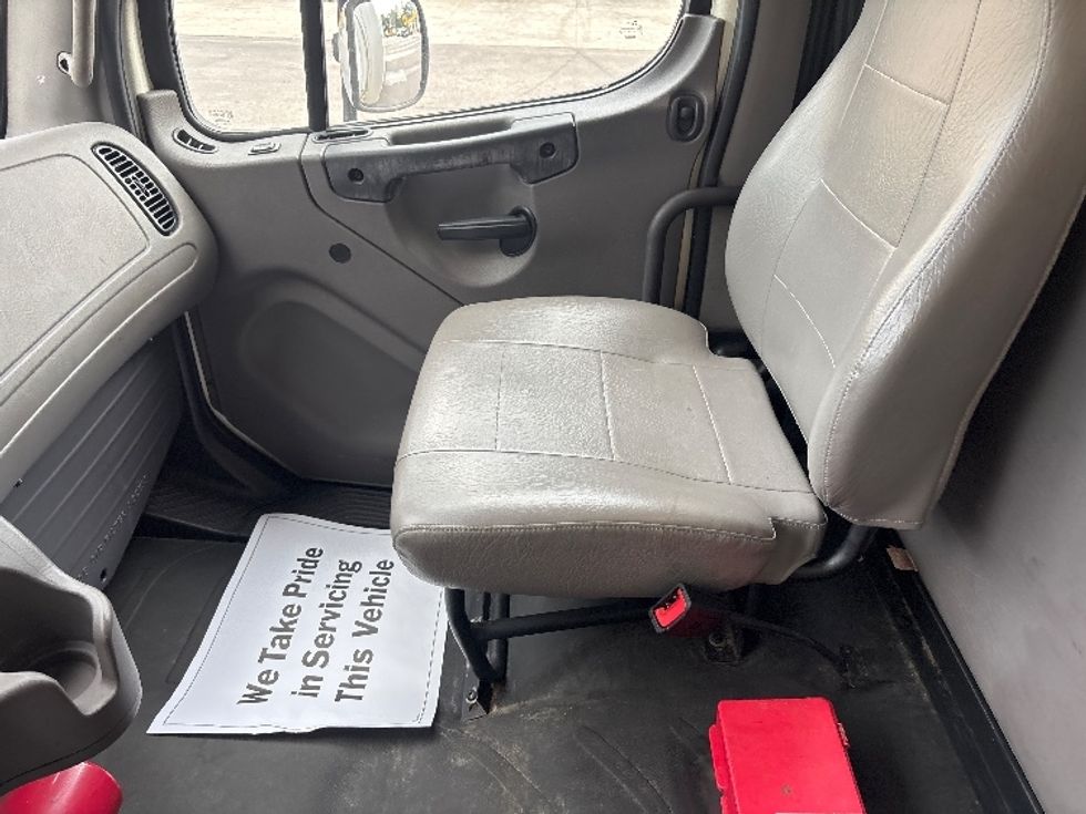Medium Duty Box Truck-Light and Medium Duty Trucks-Freightliner-2021-M2-Ladson-SC-284,589\n\t\tmiles-$ 42,500 - Image 18