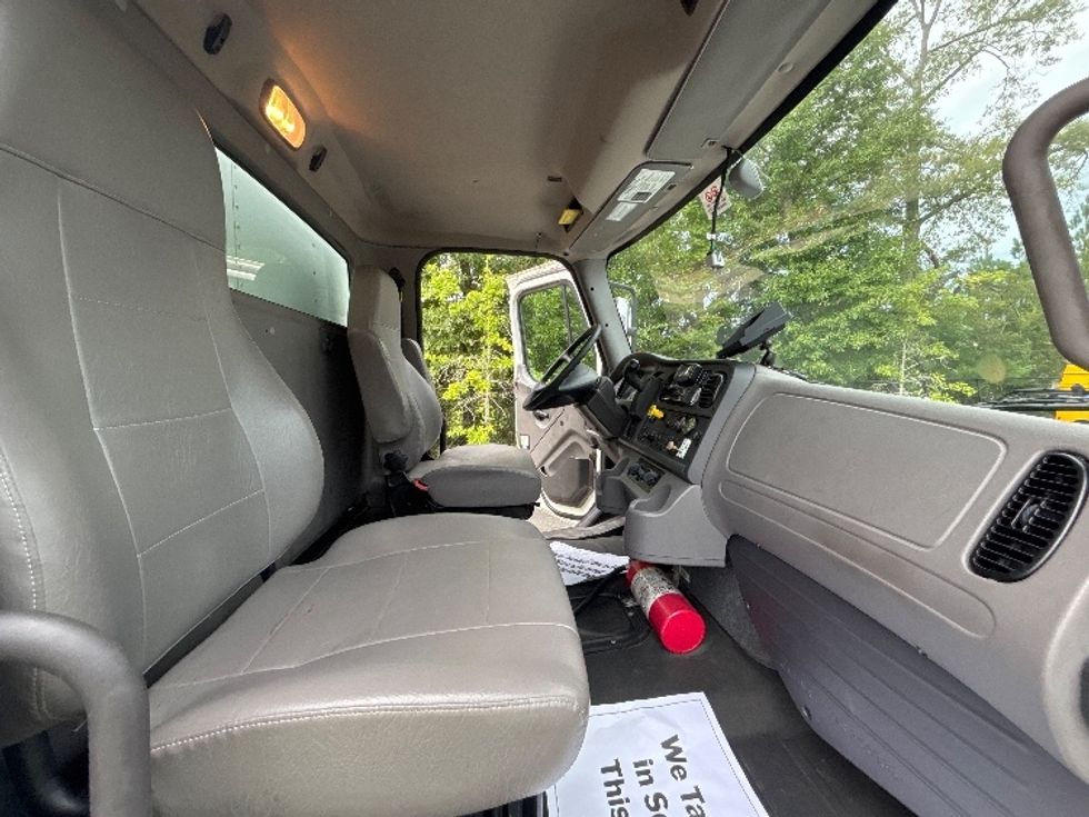 Medium Duty Box Truck-Light and Medium Duty Trucks-Freightliner-2021-M2-Ladson-SC-284,589\n\t\tmiles-$ 42,500 - Image 21