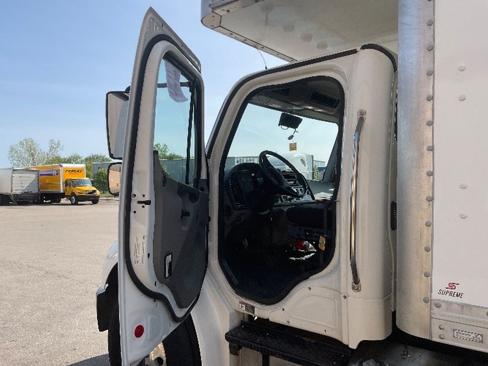 Medium Duty Box Truck-Light and Medium Duty Trucks-Freightliner-2021-M2-Lansing-MI-198,957\n\t\tmiles-$ 63,000 - Image 16