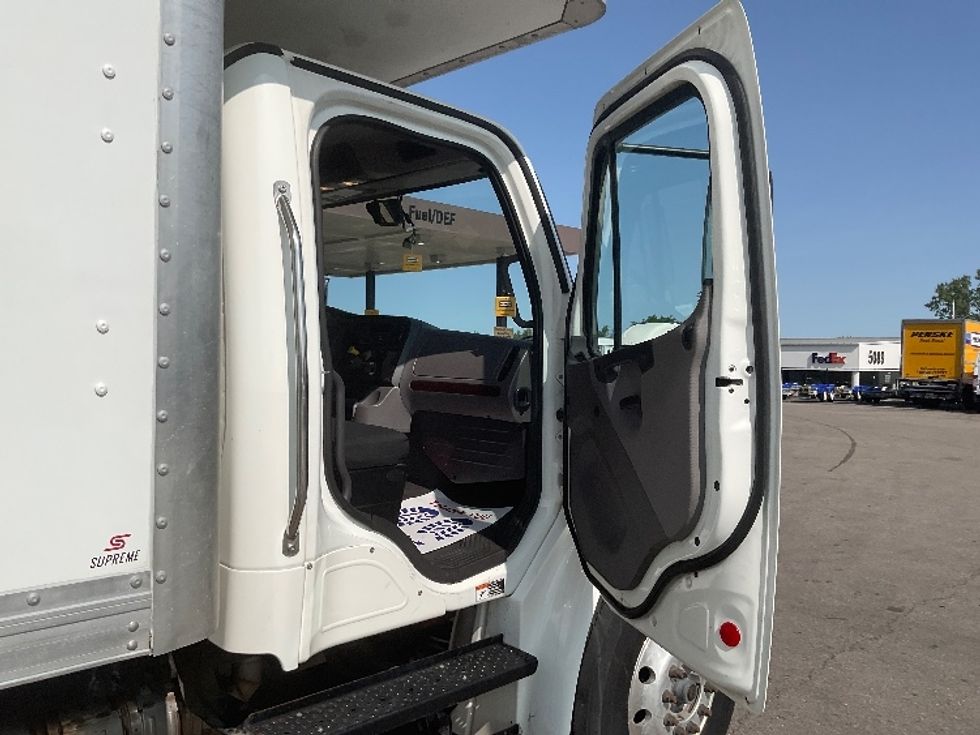 Medium Duty Box Truck-Light and Medium Duty Trucks-Freightliner-2021-M2-Lansing-MI-198,957\n\t\tmiles-$ 63,000 - Image 20