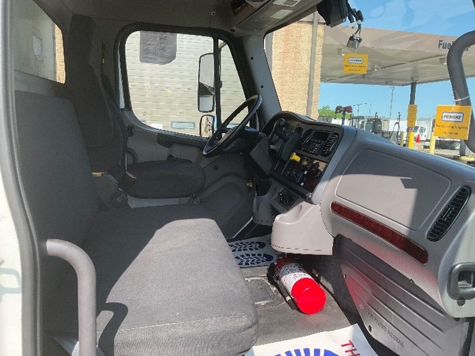Medium Duty Box Truck-Light and Medium Duty Trucks-Freightliner-2021-M2-Lansing-MI-198,957\n\t\tmiles-$ 63,000 - Image 22