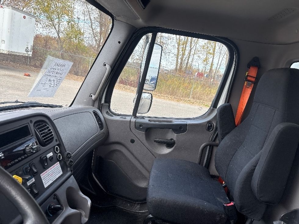 Medium Duty Box Truck-Light and Medium Duty Trucks-Freightliner-2021-M2-Lansing-MI-264,935\n\t\tmiles-$ 27,500 - Image 19