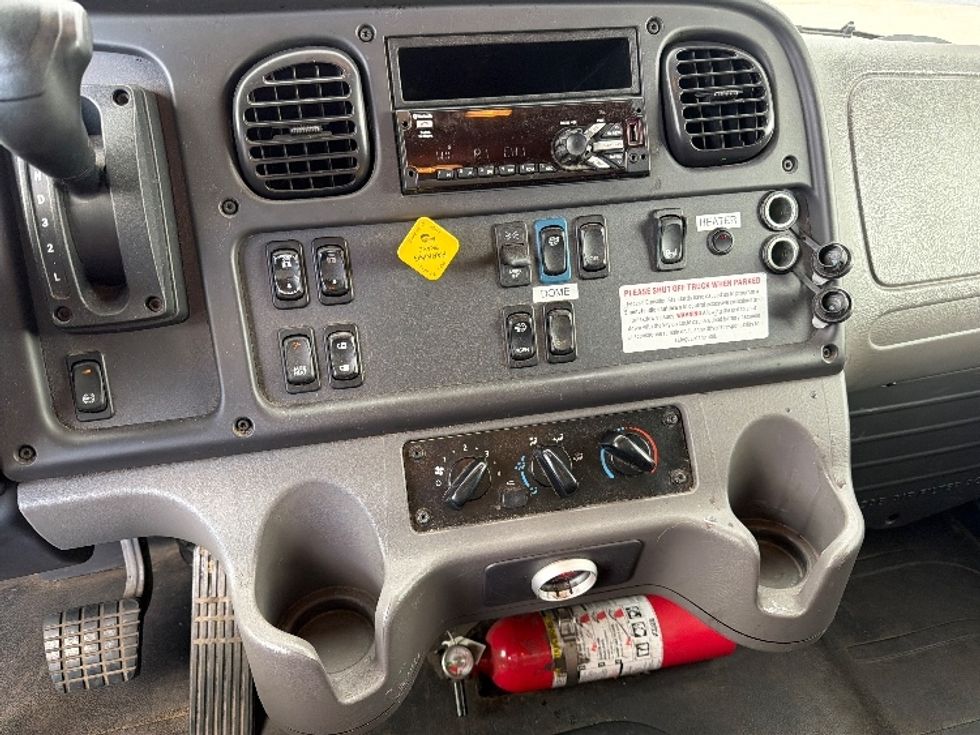 Medium Duty Box Truck-Light and Medium Duty Trucks-Freightliner-2021-M2-Lansing-MI-264,935\n\t\tmiles-$ 27,500 - Image 25