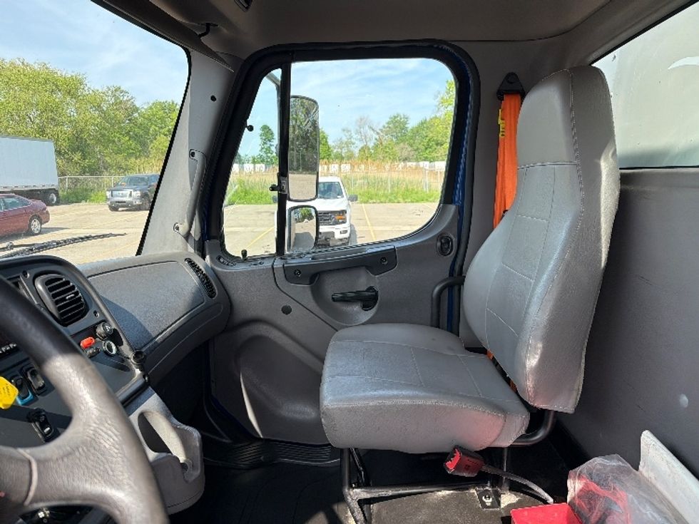 Medium Duty Box Truck-Light and Medium Duty Trucks-Freightliner-2021-M2-Lansing-MI-268,556\n\t\tmiles-$ 36,500 - Image 18