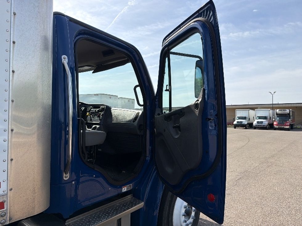 Medium Duty Box Truck-Light and Medium Duty Trucks-Freightliner-2021-M2-Lansing-MI-268,556\n\t\tmiles-$ 36,500 - Image 19