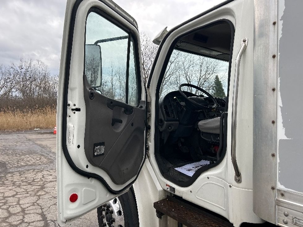 Medium Duty Box Truck-Light and Medium Duty Trucks-Freightliner-2021-M2-Liverpool-NY-246,898\n\t\tmiles-$ 35,000 - Image 16