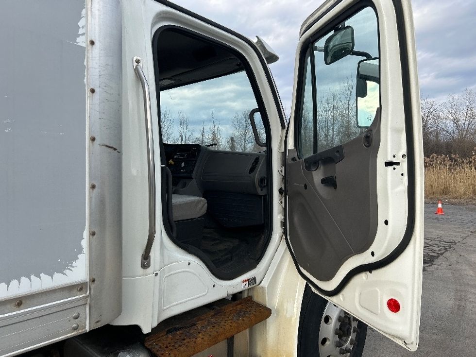 Medium Duty Box Truck-Light and Medium Duty Trucks-Freightliner-2021-M2-Liverpool-NY-251,313\n\t\tmiles-$ 34,500 - Image 15