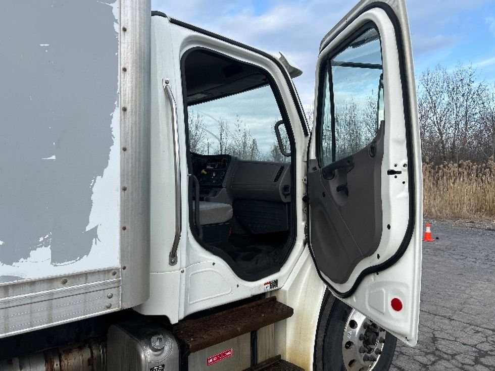 Medium Duty Box Truck-Light and Medium Duty Trucks-Freightliner-2021-M2-Liverpool-NY-271,135\n\t\tmiles-$ 31,750 - Image 15