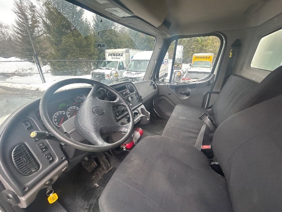 Medium Duty Box Truck-Light and Medium Duty Trucks-Freightliner-2021-M2-Londonderry-NH-166,569\n\t\tmiles-$ 53,750 - Image 17