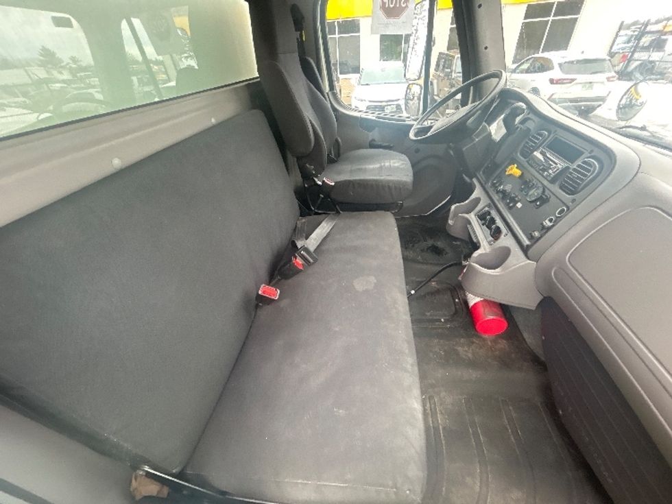Medium Duty Box Truck-Light and Medium Duty Trucks-Freightliner-2021-M2-Londonderry-NH-166,569\n\t\tmiles-$ 53,750 - Image 22