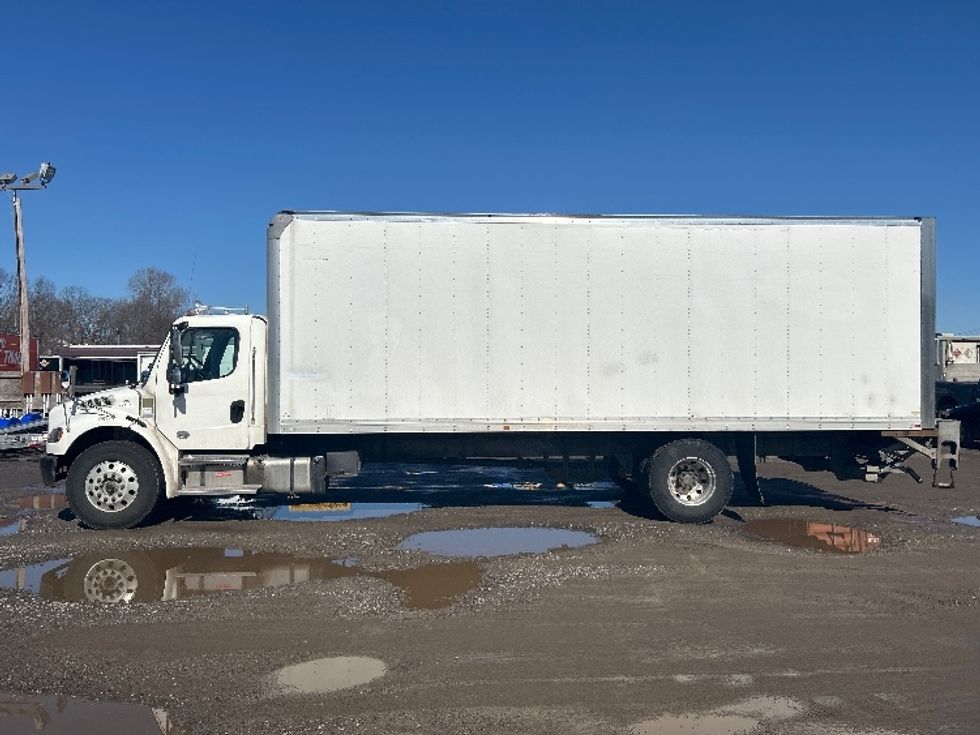 Medium Duty Box Truck-Light and Medium Duty Trucks-Freightliner-2021-M2-Londonderry-NH-166,569\n\t\tmiles-$ 53,750 - Image 4