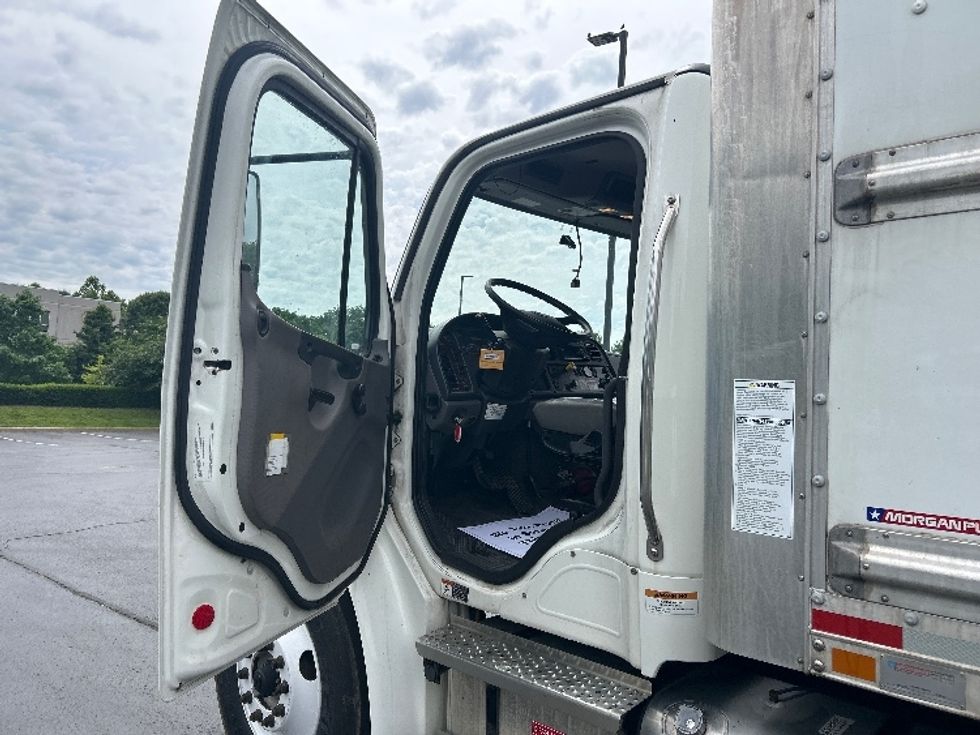 Medium Duty Box Truck-Light and Medium Duty Trucks-Freightliner-2021-M2-Louisville-KY-119,283\n\t\tmiles-$ 66,250 - Image 16