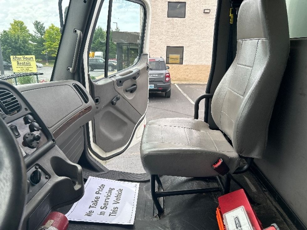 Medium Duty Box Truck-Light and Medium Duty Trucks-Freightliner-2021-M2-Louisville-KY-119,283\n\t\tmiles-$ 66,250 - Image 19