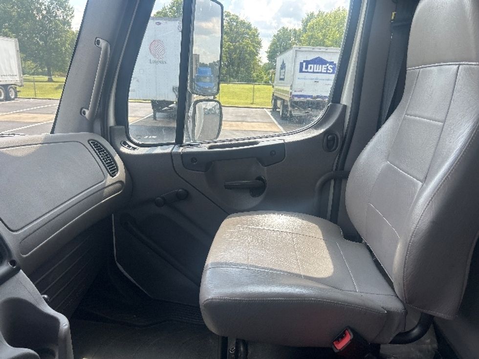 Medium Duty Box Truck-Light and Medium Duty Trucks-Freightliner-2021-M2-Louisville-KY-362,993\n\t\tmiles-$ 36,500 - Image 19