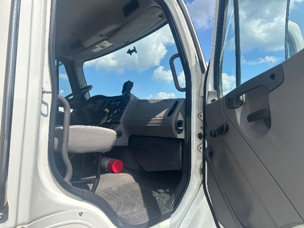 Medium Duty Box Truck-Light and Medium Duty Trucks-Freightliner-2021-M2-Louisville-KY-362,993\n\t\tmiles-$ 36,500 - Image 20