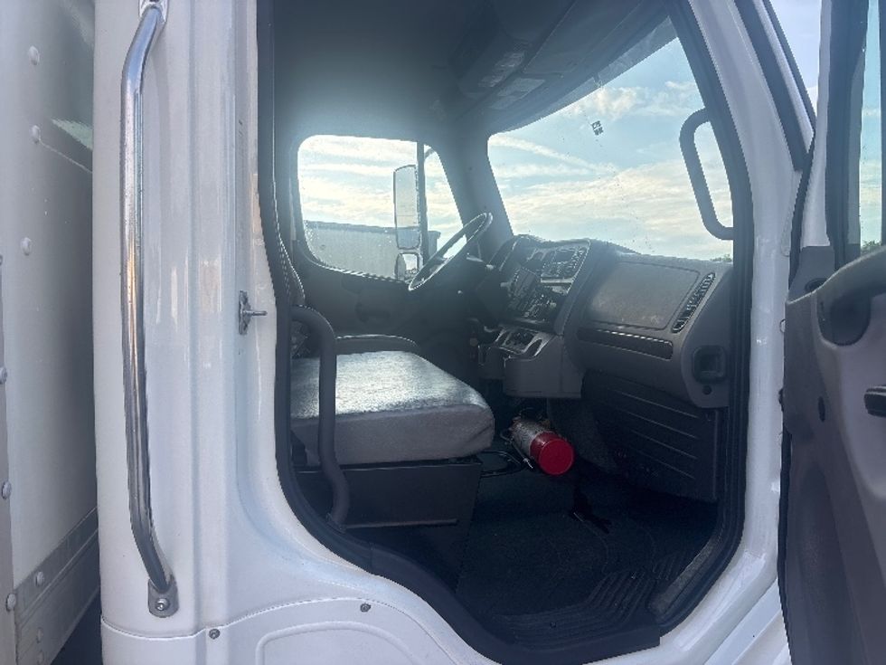 Medium Duty Box Truck-Light and Medium Duty Trucks-Freightliner-2021-M2-Macon-GA-110,795\n\t\tmiles-$ 53,250 - Image 22