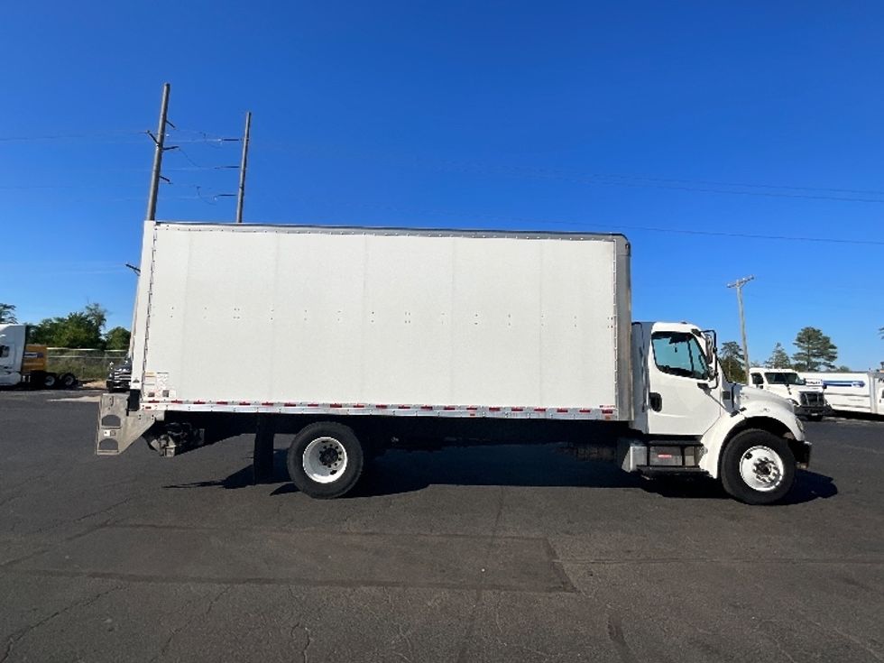 Medium Duty Box Truck-Light and Medium Duty Trucks-Freightliner-2021-M2-Manassas-VA-122,185\n\t\tmiles-$ 55,500 - Image 15