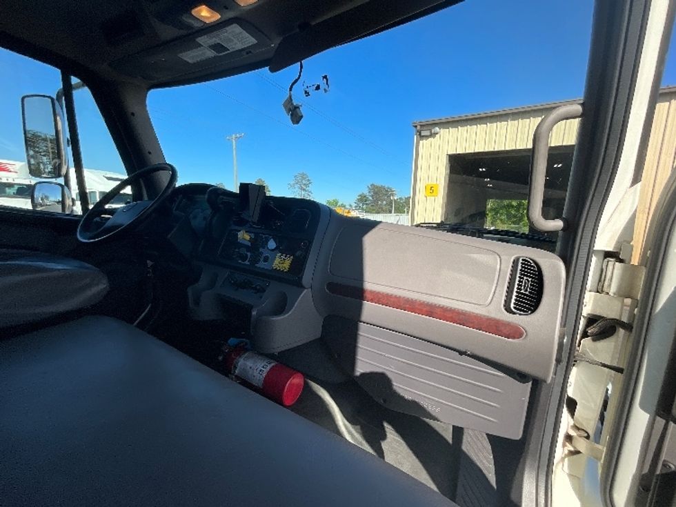 Medium Duty Box Truck-Light and Medium Duty Trucks-Freightliner-2021-M2-Manassas-VA-122,185\n\t\tmiles-$ 55,500 - Image 21