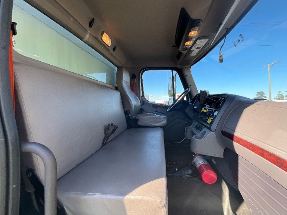 Medium Duty Box Truck-Light and Medium Duty Trucks-Freightliner-2021-M2-Manassas-VA-122,185\n\t\tmiles-$ 55,500 - Image 22
