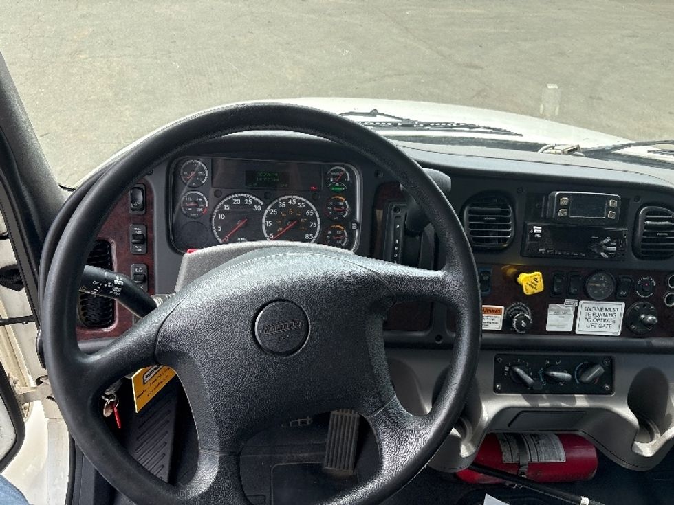 Medium Duty Box Truck-Light and Medium Duty Trucks-Freightliner-2021-M2-Mebane-NC-130,373\n\t\tmiles-$ 71,000 - Image 18