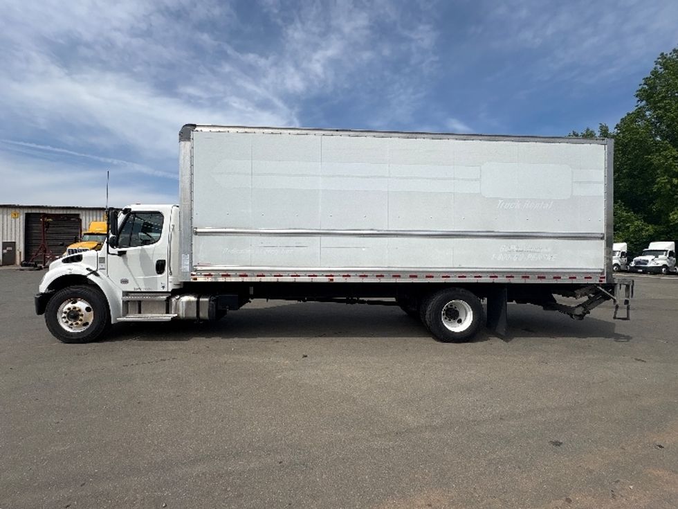 Medium Duty Box Truck-Light and Medium Duty Trucks-Freightliner-2021-M2-Mebane-NC-130,373\n\t\tmiles-$ 71,000 - Image 4