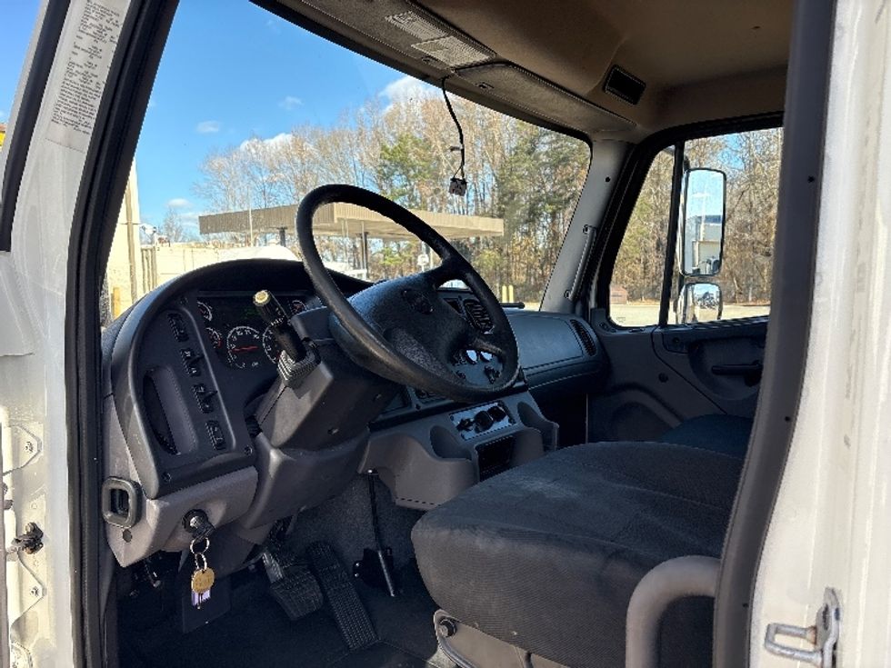 Medium Duty Box Truck-Light and Medium Duty Trucks-Freightliner-2021-M2-Mebane-NC-153,203\n\t\tmiles-$ 77,000 - Image 15