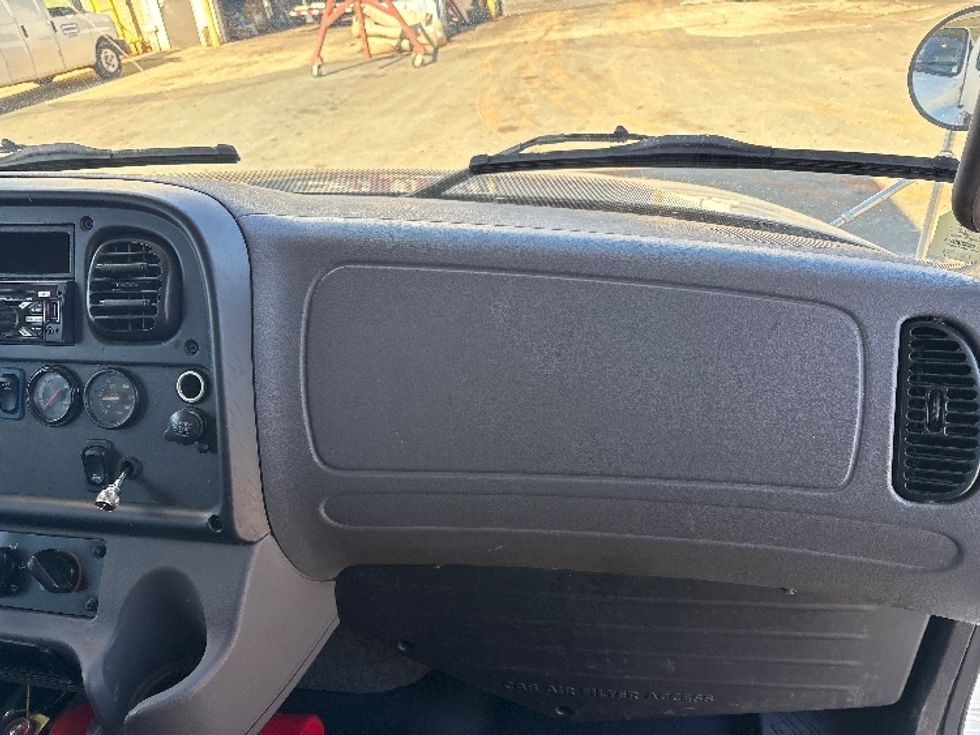 Medium Duty Box Truck-Light and Medium Duty Trucks-Freightliner-2021-M2-Mebane-NC-153,203\n\t\tmiles-$ 77,000 - Image 20