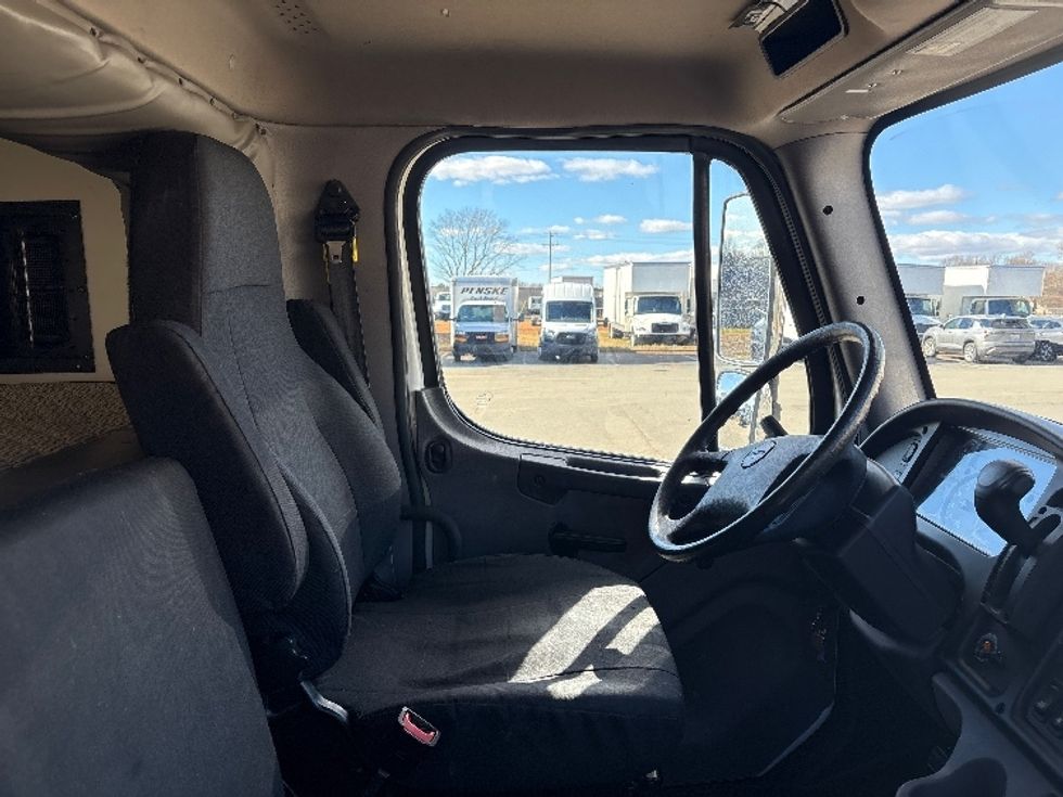 Medium Duty Box Truck-Light and Medium Duty Trucks-Freightliner-2021-M2-Mebane-NC-153,203\n\t\tmiles-$ 77,000 - Image 21