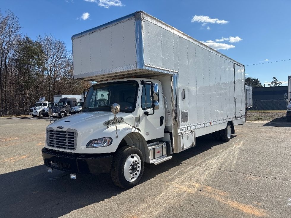 Medium Duty Box Truck-Light and Medium Duty Trucks-Freightliner-2021-M2-Mebane-NC-153,203\n\t\tmiles-$ 77,000 - Image 3