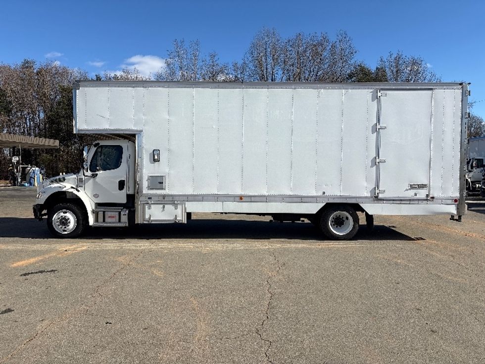Medium Duty Box Truck-Light and Medium Duty Trucks-Freightliner-2021-M2-Mebane-NC-153,203\n\t\tmiles-$ 77,000 - Image 4