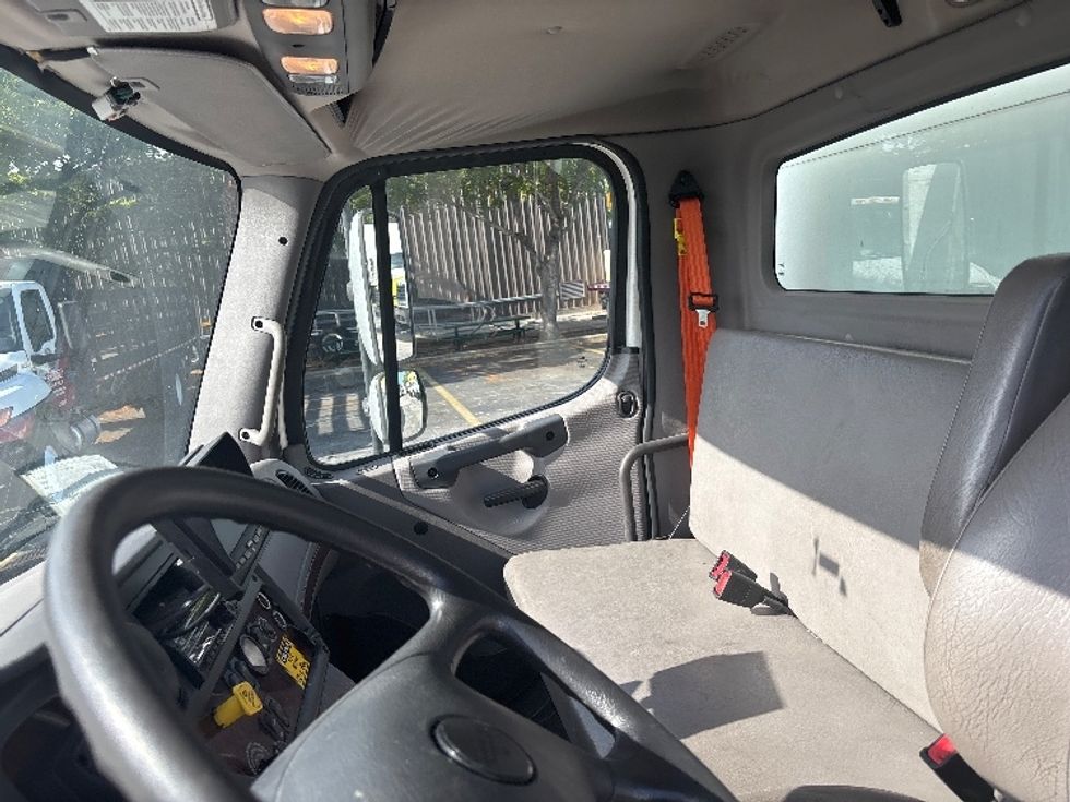 Medium Duty Box Truck-Light and Medium Duty Trucks-Freightliner-2021-M2-Medley-FL-151,184\n\t\tmiles-$ 55,000 - Image 16