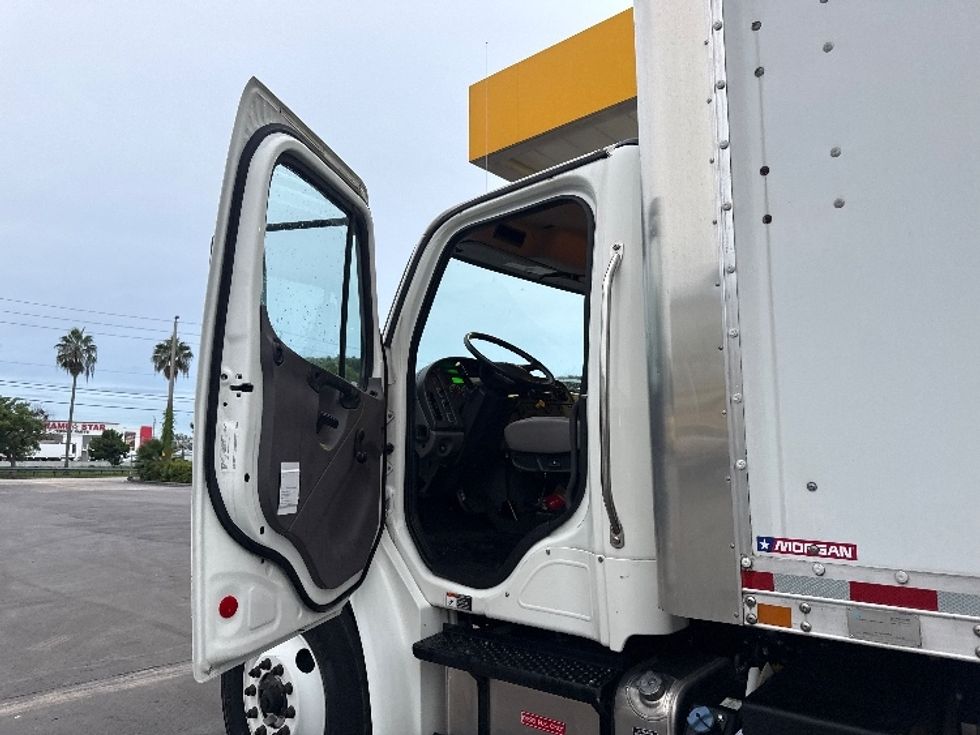Medium Duty Box Truck-Light and Medium Duty Trucks-Freightliner-2021-M2-Medley-FL-19,591\n\t\tmiles-$ 67,750 - Image 16