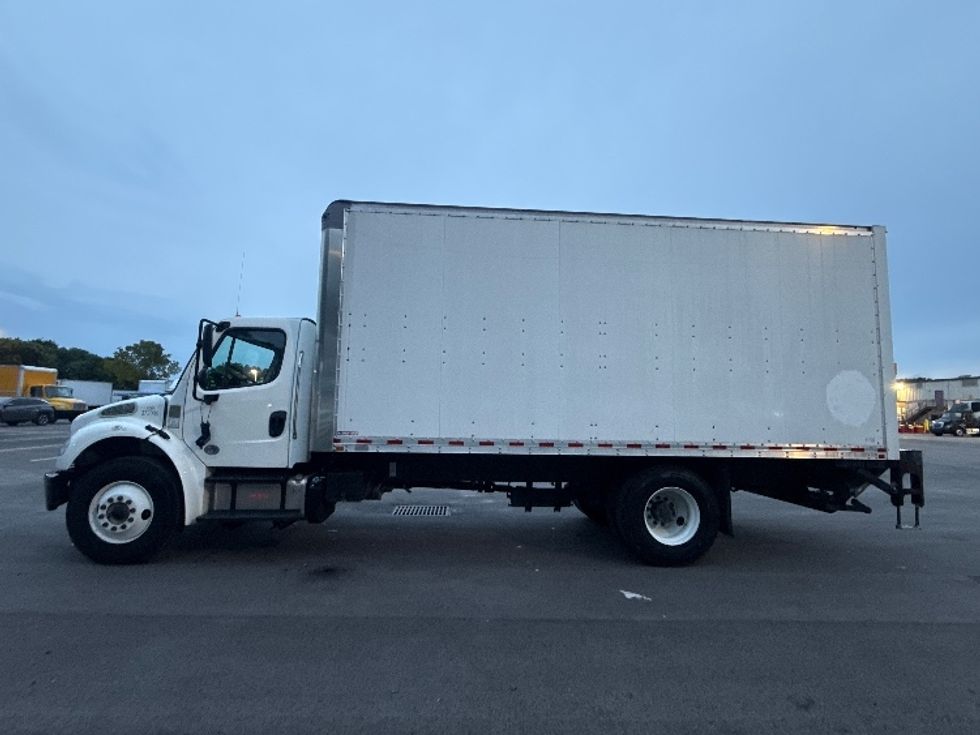 Medium Duty Box Truck-Light and Medium Duty Trucks-Freightliner-2021-M2-Medley-FL-19,591\n\t\tmiles-$ 67,750 - Image 4