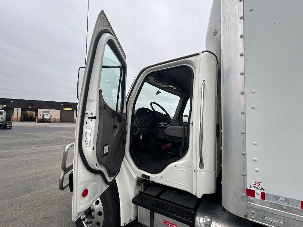 Medium Duty Box Truck-Light and Medium Duty Trucks-Freightliner-2021-M2-Melrose Park-IL-409,933\n\t\tmiles-$ 26,750 - Image 16