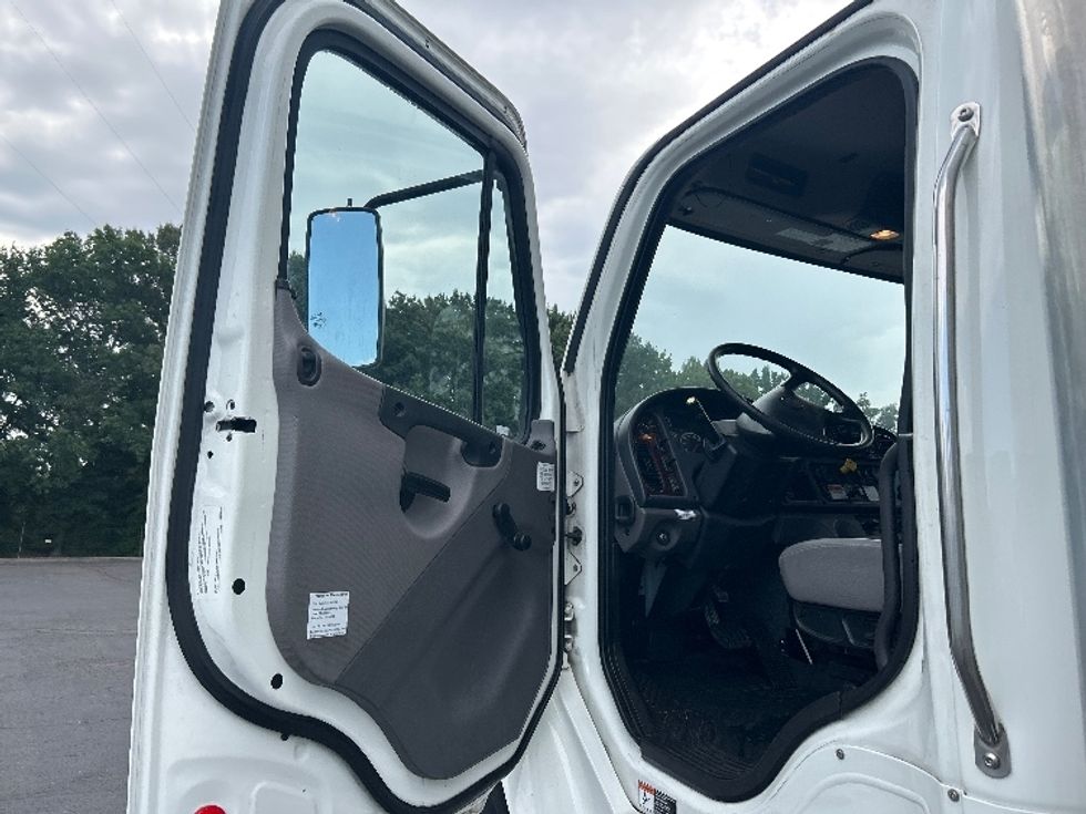 Medium Duty Box Truck-Light and Medium Duty Trucks-Freightliner-2021-M2-Memphis-TN-182,324\n\t\tmiles-$ 64,250 - Image 16