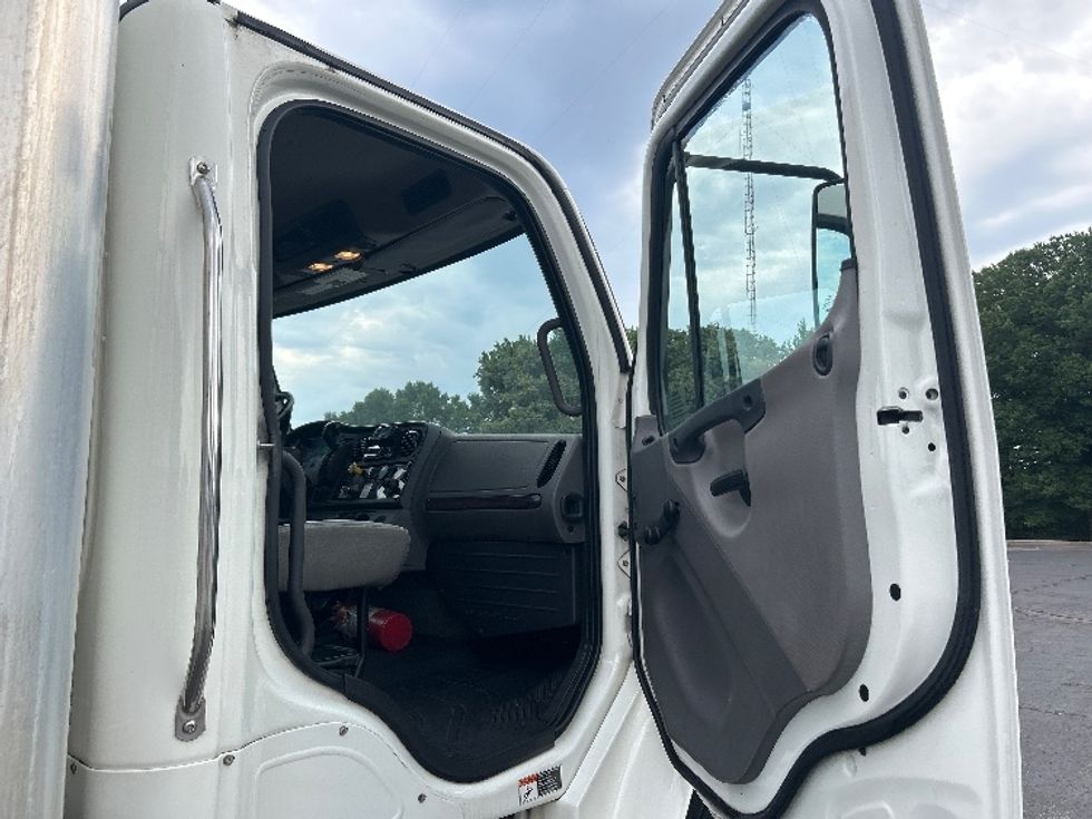 Medium Duty Box Truck-Light and Medium Duty Trucks-Freightliner-2021-M2-Memphis-TN-182,324\n\t\tmiles-$ 64,250 - Image 20
